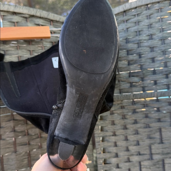 La CANADIENNE Mazy Black Suede Heeled Boots - Picture 5 of 10